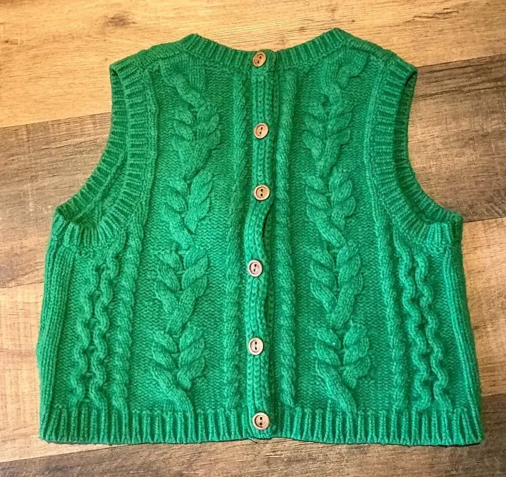 Moth Emerald Cable Knit Sleeveless Crewneck Vest - Picture 3 of 4